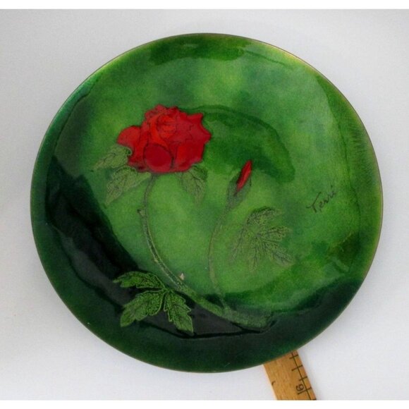 Bovano Red Rose Enamel on Copper 8" Plate Signed Terri - Vtg 1960s Home Decor - Picture 4 of 6
